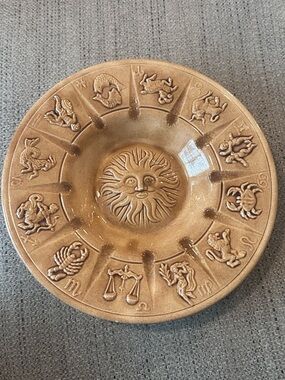 VINTAGE 1972 Decorative Zodiac Sun Ceramic Ashtray - Tan